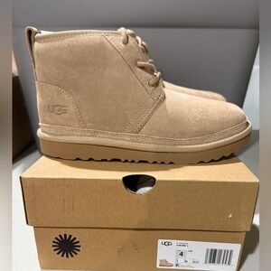 UGG Neumel II Chukka Boot Youth 4 NIB